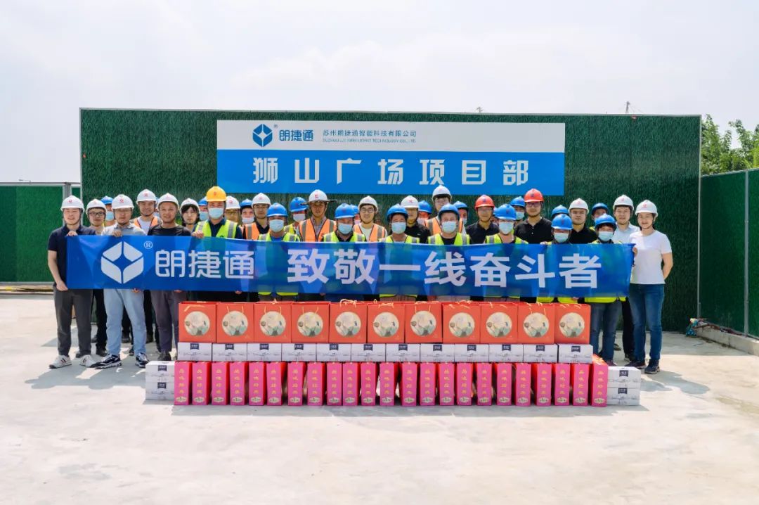 ŨŨ��������飬�ػ�ο��ů���ġ����ʽ�ͨ��һ�߷ܶ����¾�