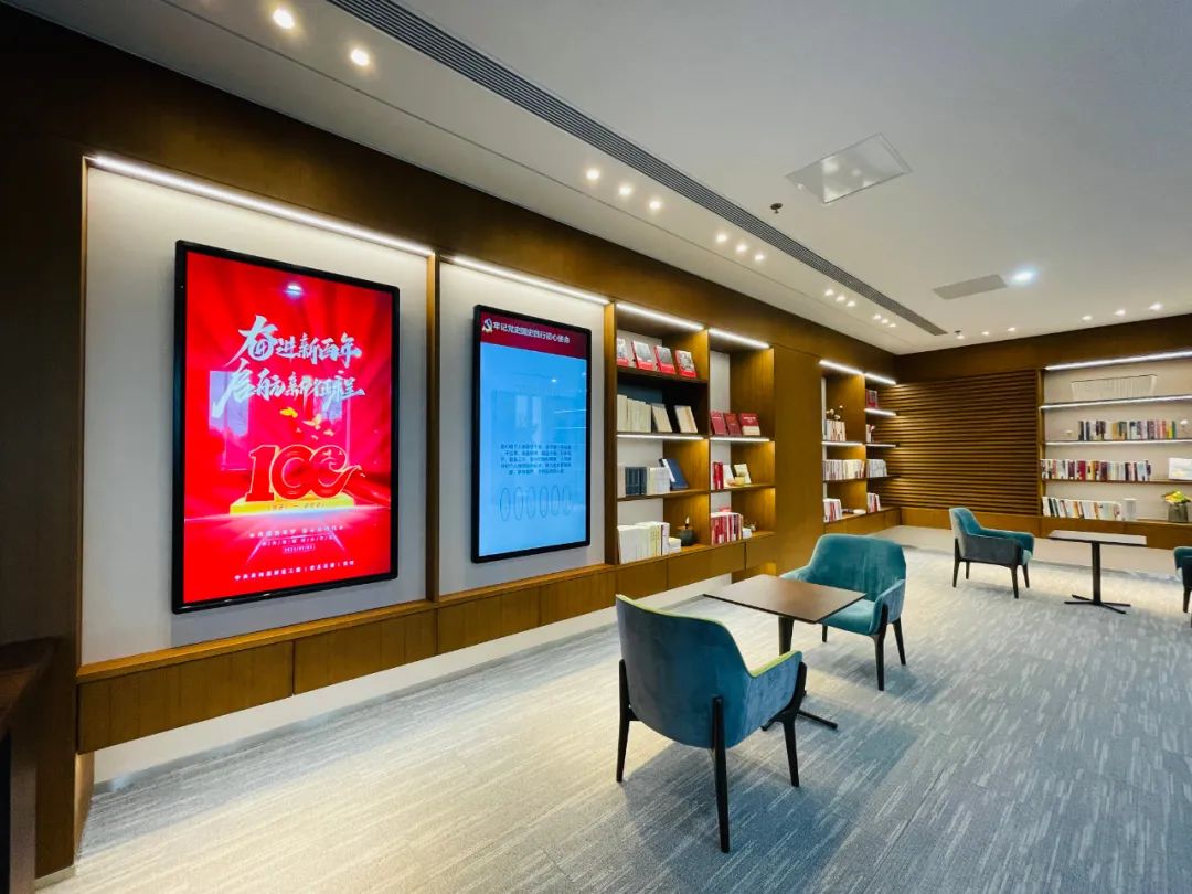 ���ݸ�������ί��������ί����У